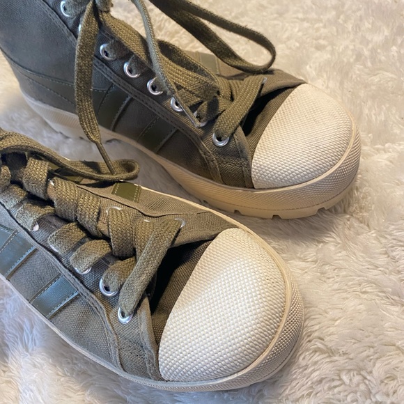 🌟HP🌟GOLA by Anthropologie Coaster Peak High Top Sneaker Bootie Size 5 - Picture 6 of 9